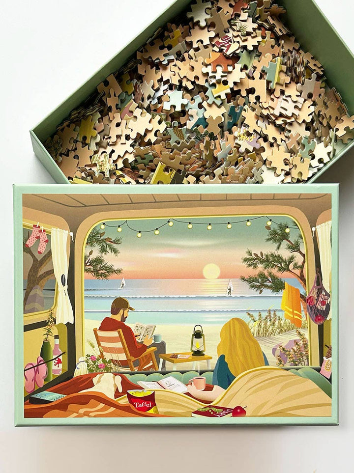 CAMPER BY THE OCEAN - Puslespill med 1000 brikker