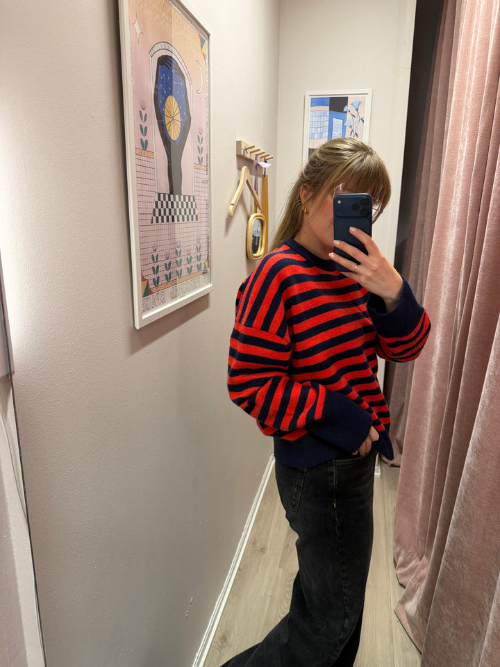 Olol O-Neck Knit - Navy/Red