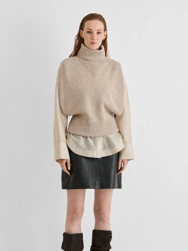 Roucleo Roll Neck Knit Vest/Pf - Pelican