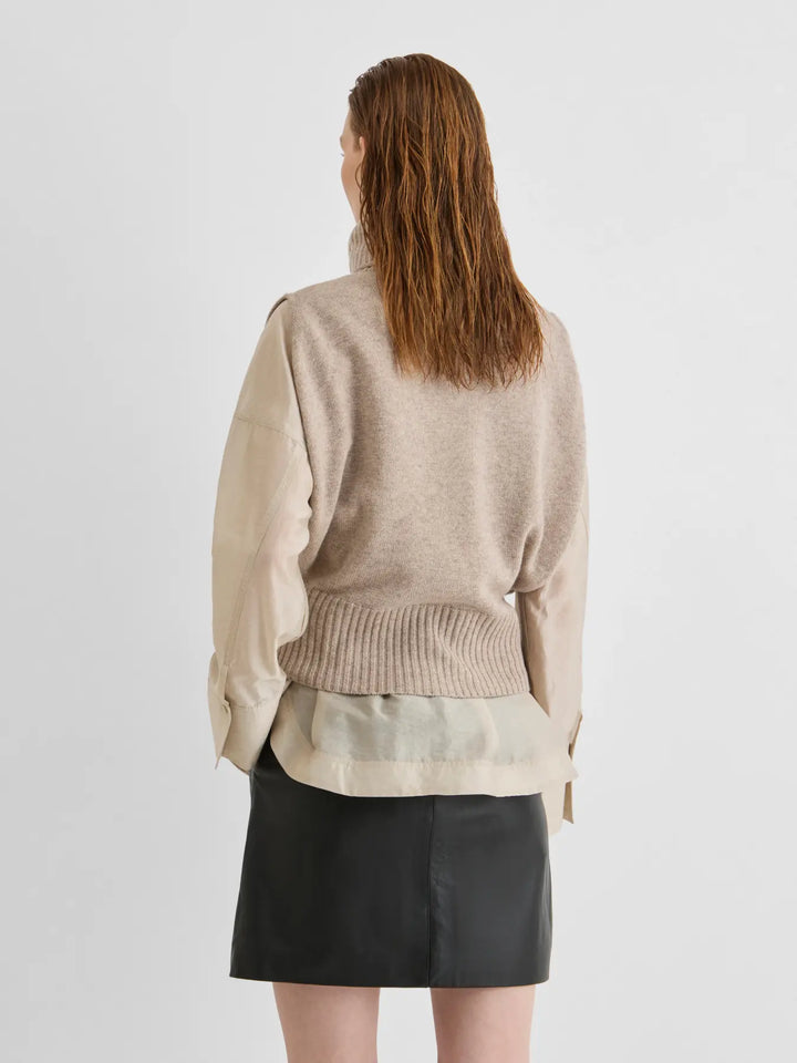 Roucleo Roll Neck Knit Vest/Pf - Pelican