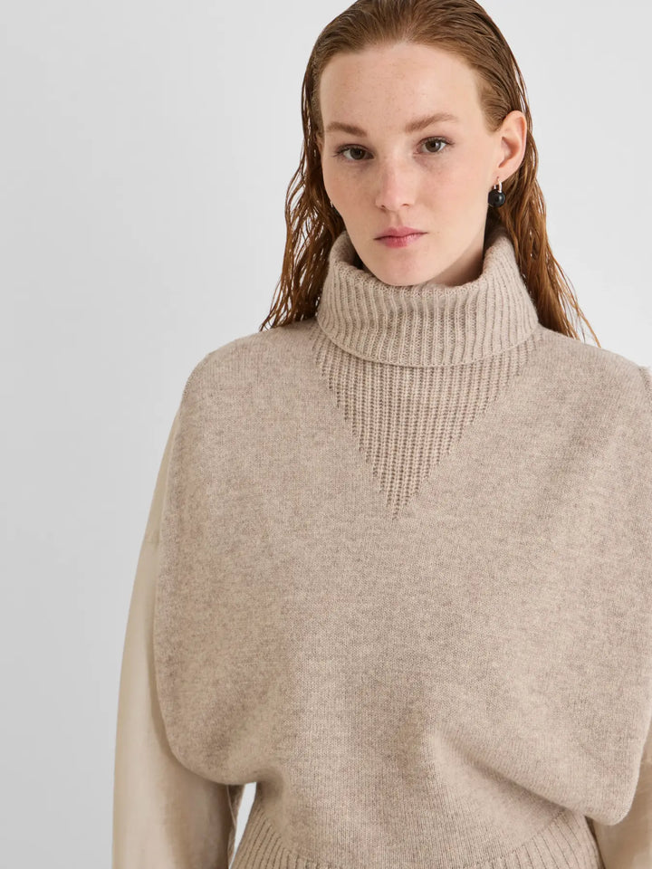 Roucleo Roll Neck Knit Vest/Pf - Pelican