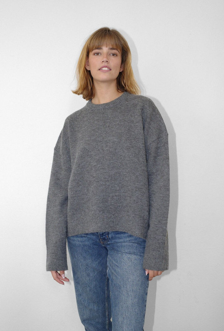 Olol O-Neck Knit - Dark Melange