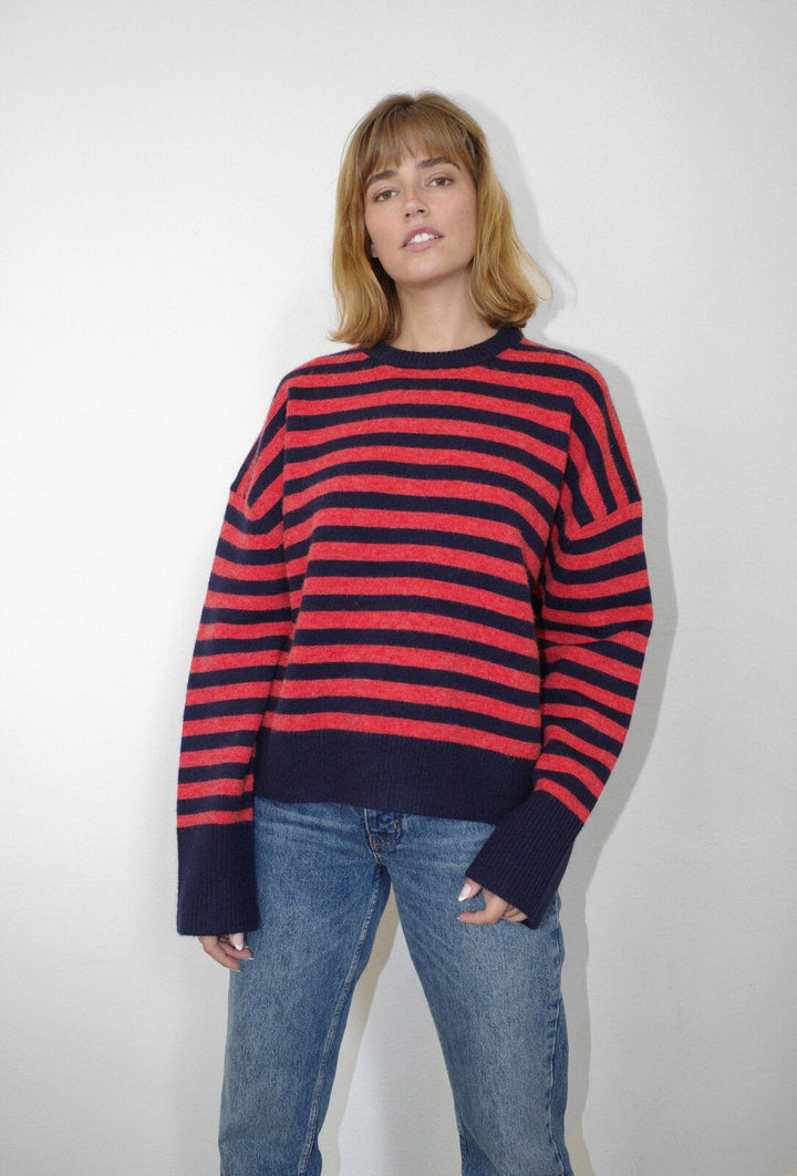 Olol O-Neck Knit - Navy/Red