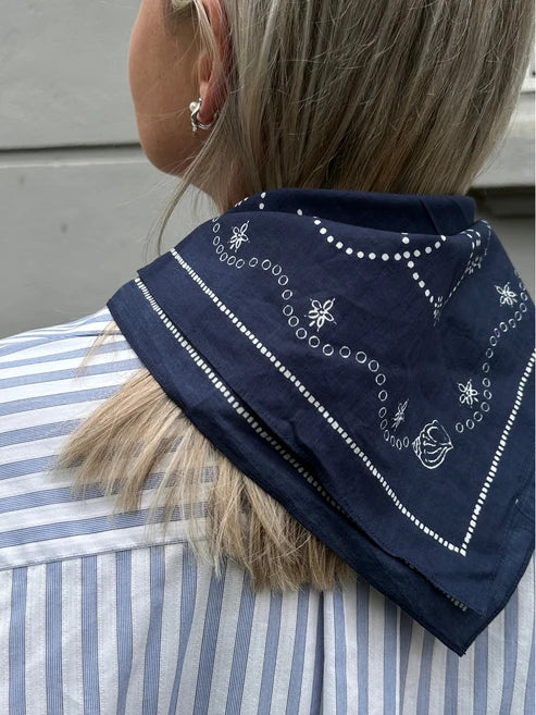 Anglaisia Cotta Scarf - Navy Blue