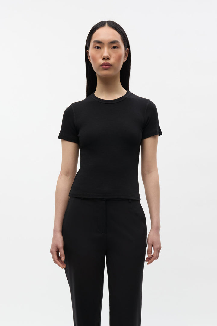 Enally Ss Crop Tee 5314 - Black