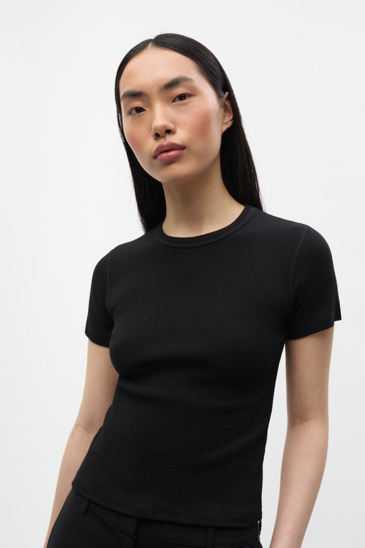 Enally Ss Crop Tee 5314 - Black