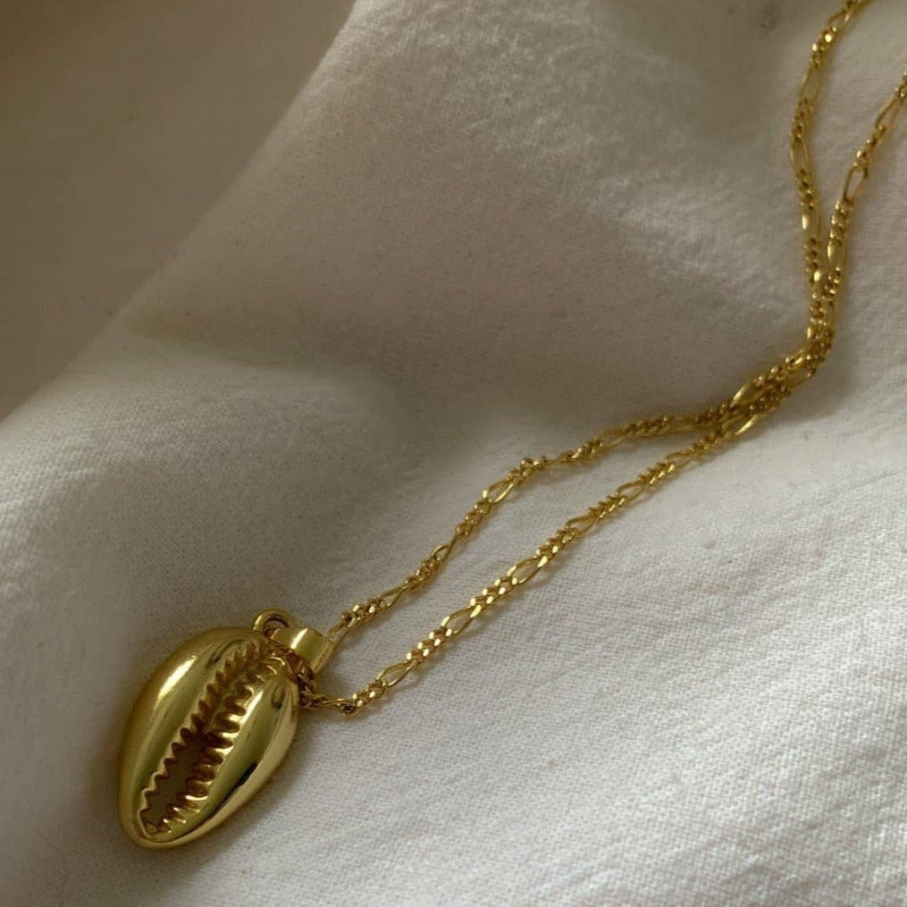 Shell Pendant Necklace